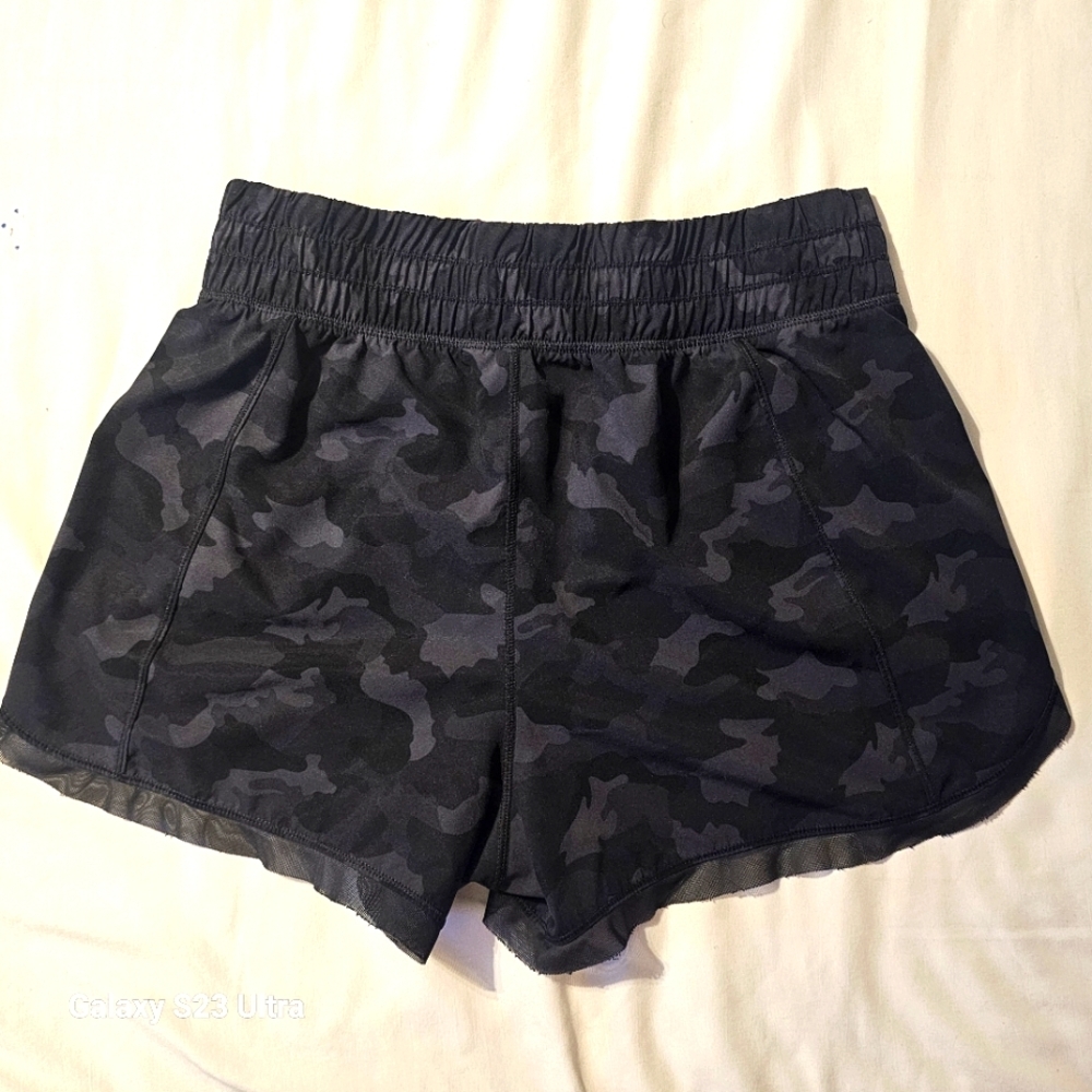 Women athletic shorts sz small